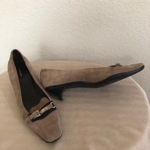 Suede Buckle Embellished Kitten Heel!